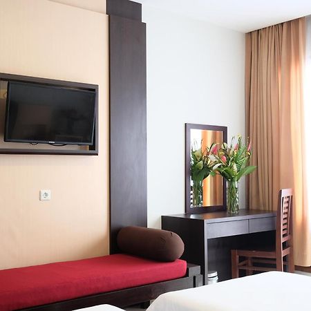 The Grand Hill Resort-Hotel Puncak Exteriör bild