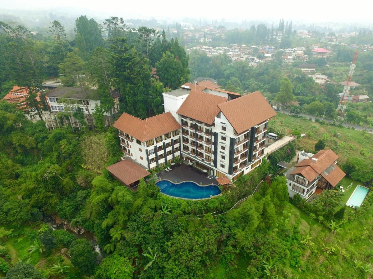 The Grand Hill Resort-Hotel Puncak Exteriör bild