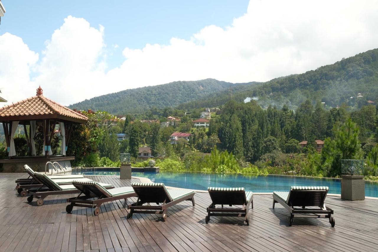 The Grand Hill Resort-Hotel Puncak Exteriör bild