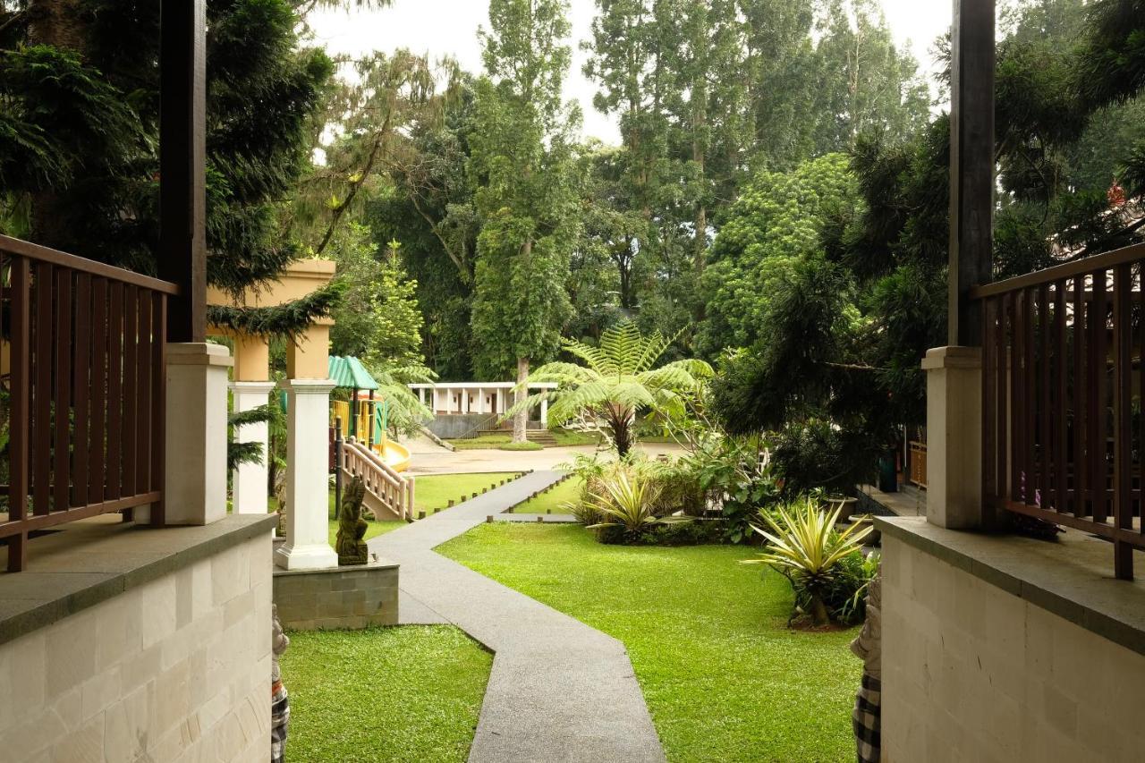The Grand Hill Resort-Hotel Puncak Exteriör bild
